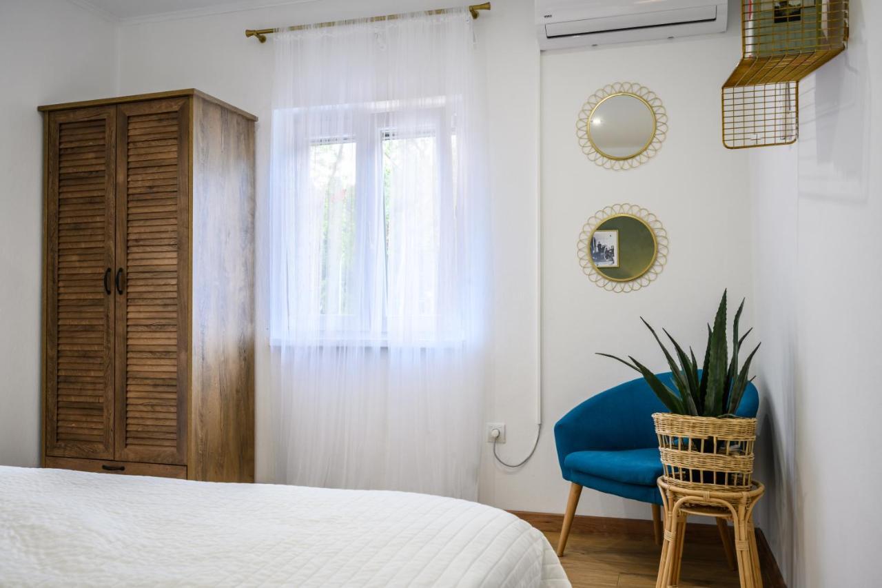Mila And Jurija Formenti 2 Apartments In Heart Of Nautic Marina, With Heated Swimming Pool, Bikes, Sup, Kajak Skradin Εξωτερικό φωτογραφία